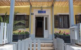 Hostel Flora