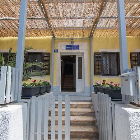 Hostel Flora Mali Lošinj Exterior foto
