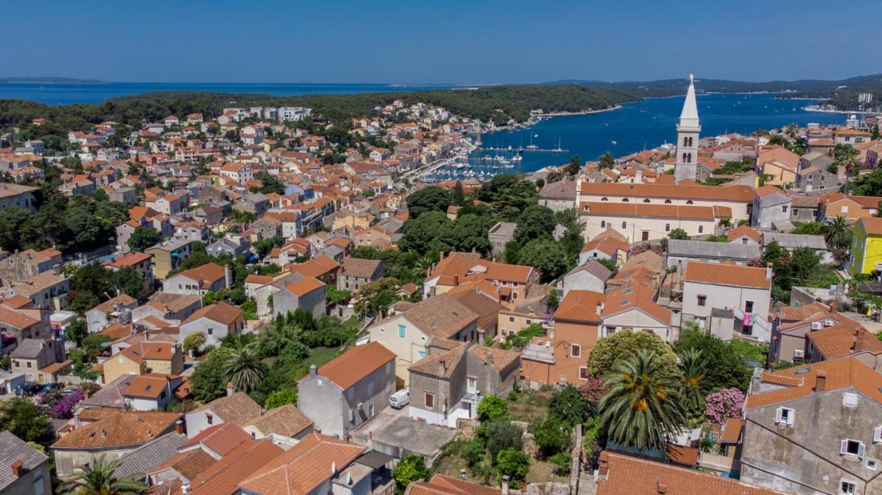 Hostel Flora Mali Lošinj Exterior foto