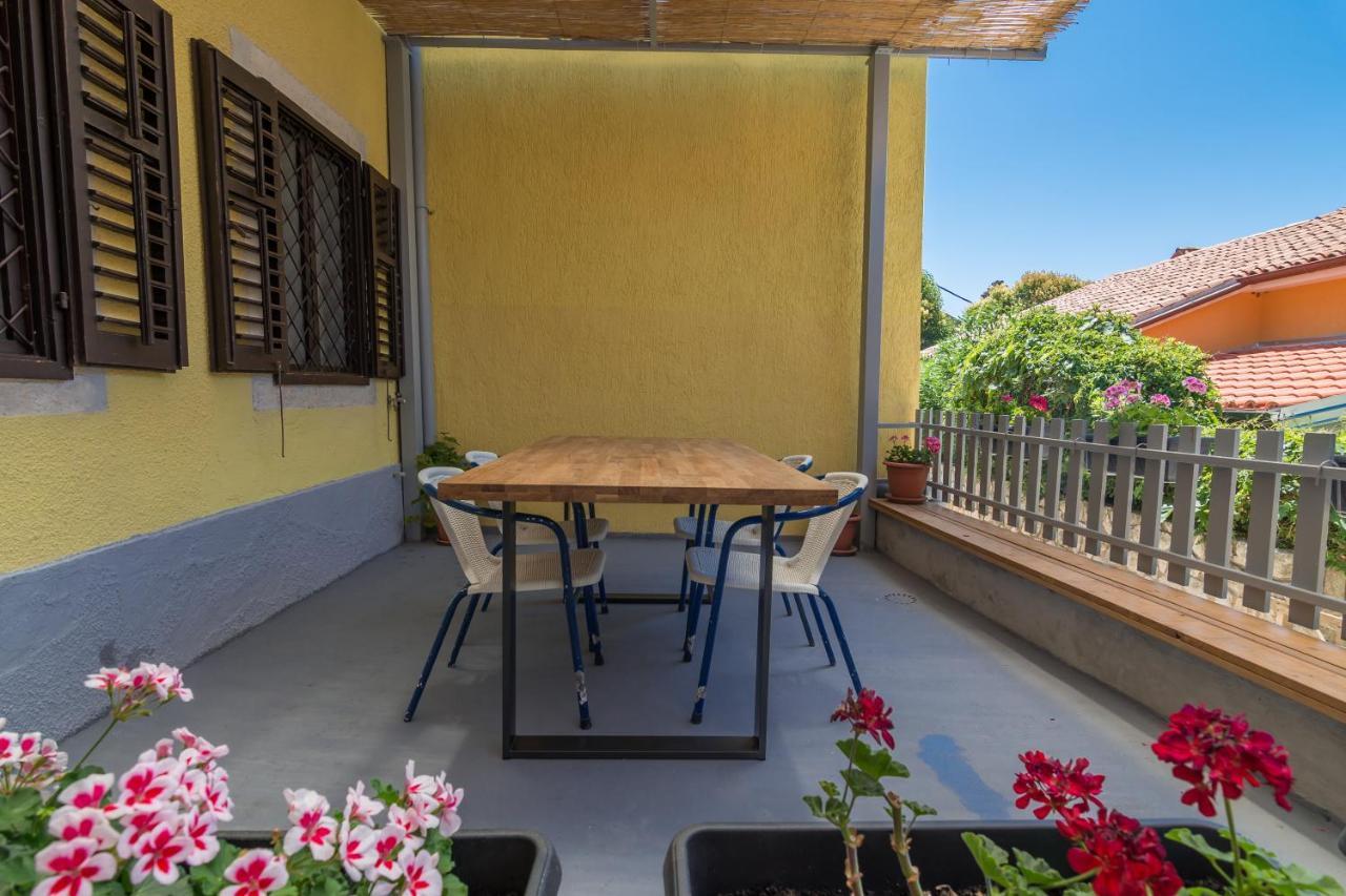 Hostel Flora Mali Lošinj Exterior foto